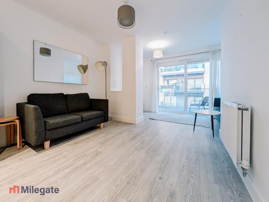 2 bed 1st Floor Flat for rent in London. From Pointview Estates