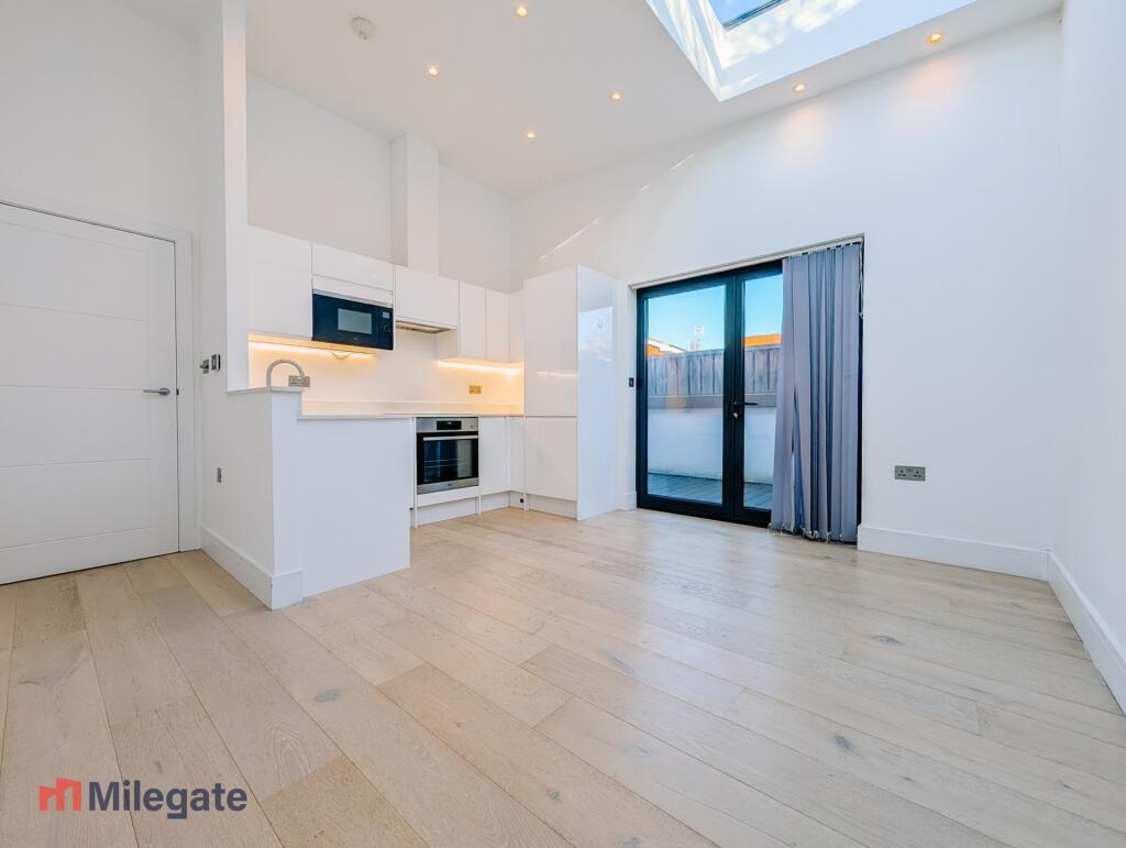 1 bed 1st Floor Flat for rent in . From Pointview Estates