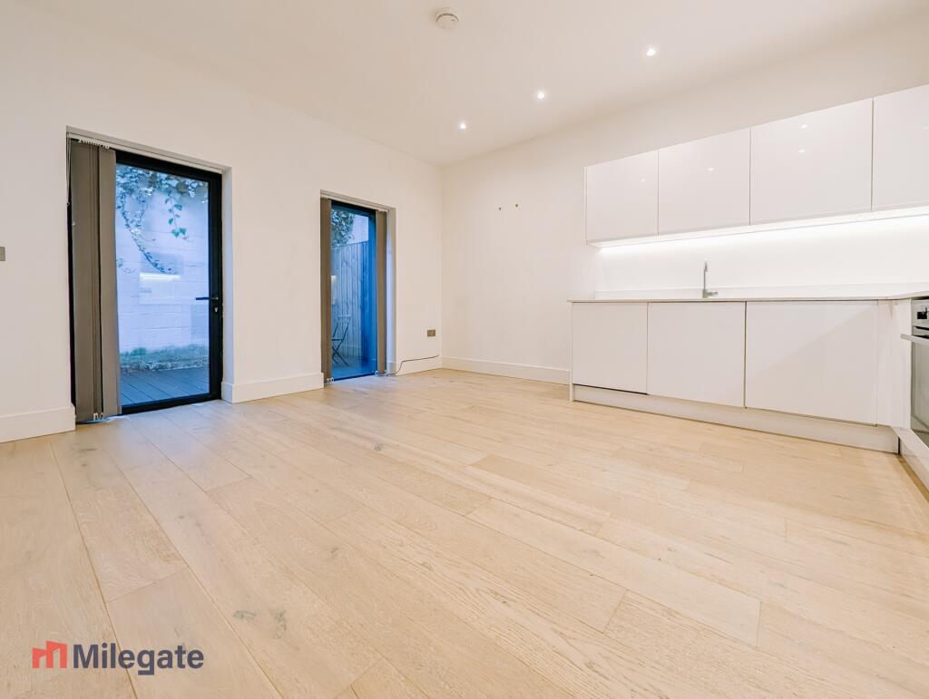 1 bed 1st Floor Flat for rent in . From Pointview Estates