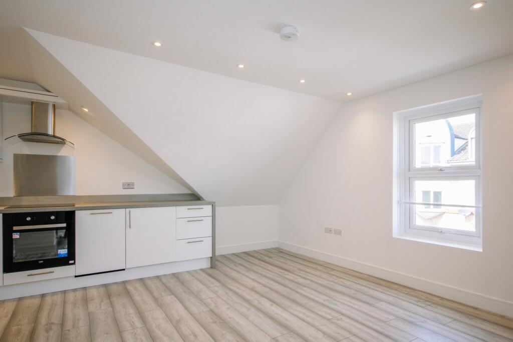 1 bed 1st Floor Flat for rent in Carshalton. From Pointview Estates 1 bed 1st Floor Flat for rent in Carshalton. From Pointview Estates