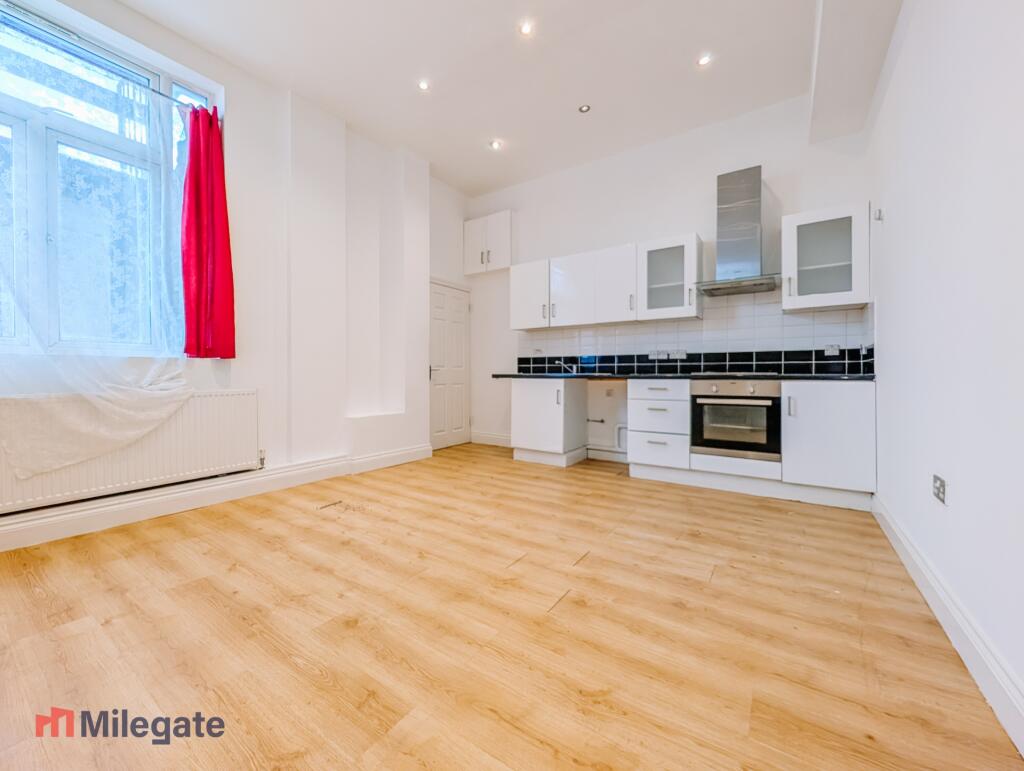 2 bed 1st Floor Flat for rent in Croydon. From Pointview Estates