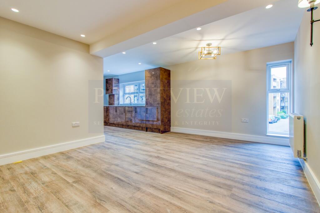 1 bed 1st Floor Flat for rent in Wallington. From Pointview Estates