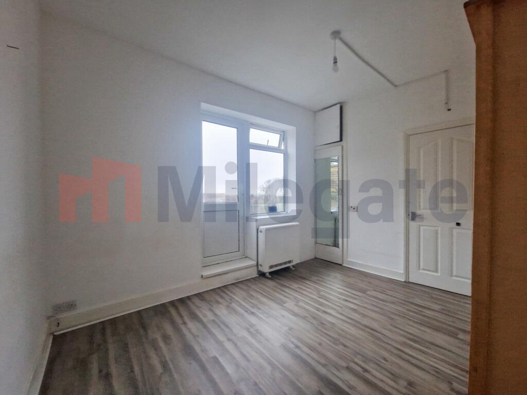 0 bed Studio for rent in Southend-on-Sea. From Pointview Estates
