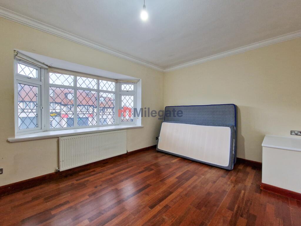 3 bed Annexe for rent in London. From Pointview Estates