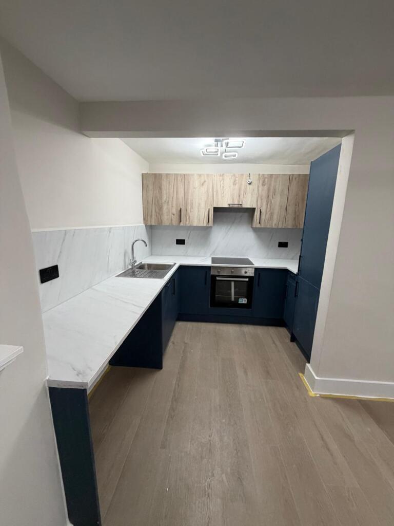 2 bed 1st Floor Flat for rent in Greenwich. From Pointview Estates