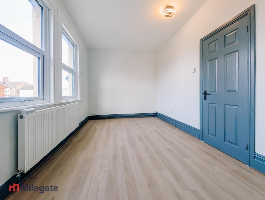 1 bed 1st Floor Flat for rent in Southend-on-Sea. From Pointview Estates 1 bed 1st Floor Flat for rent in Southend-on-Sea. From Pointview Estates