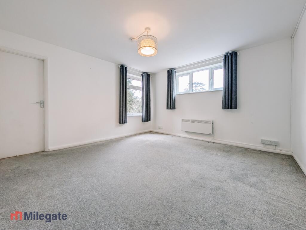 1 bed 1st Floor Flat for rent in Surbiton. From Pointview Estates