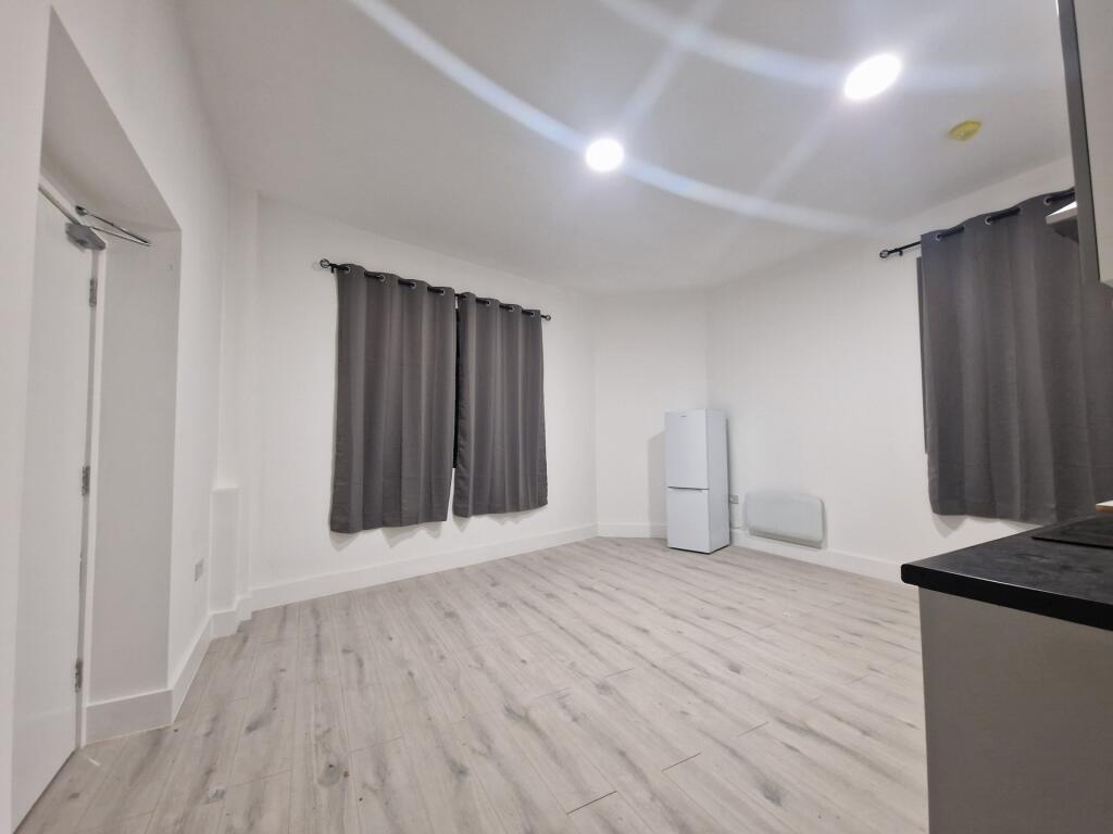 1 bed 1st Floor Flat for rent in Southend-on-Sea. From Pointview Estates