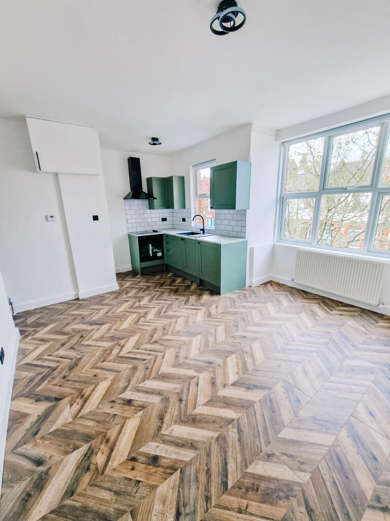 3 bed 1st Floor Flat for rent in Tottenham. From Pointview Estates