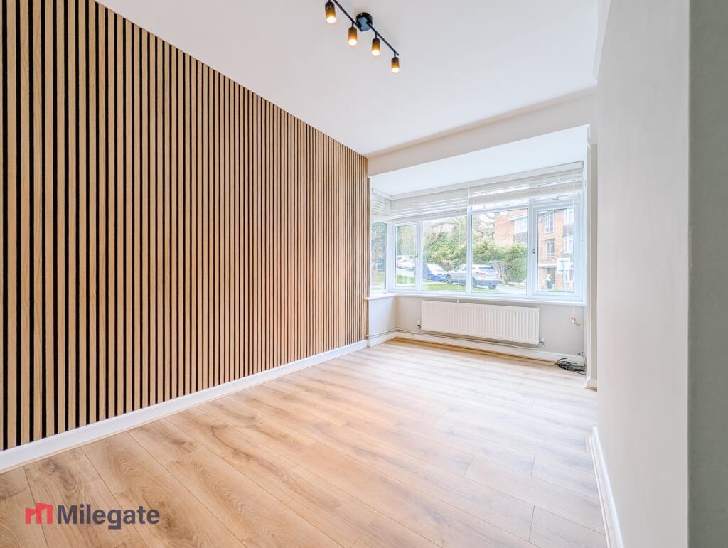 2 bed 1st Floor Flat for rent in Penge. From Pointview Estates