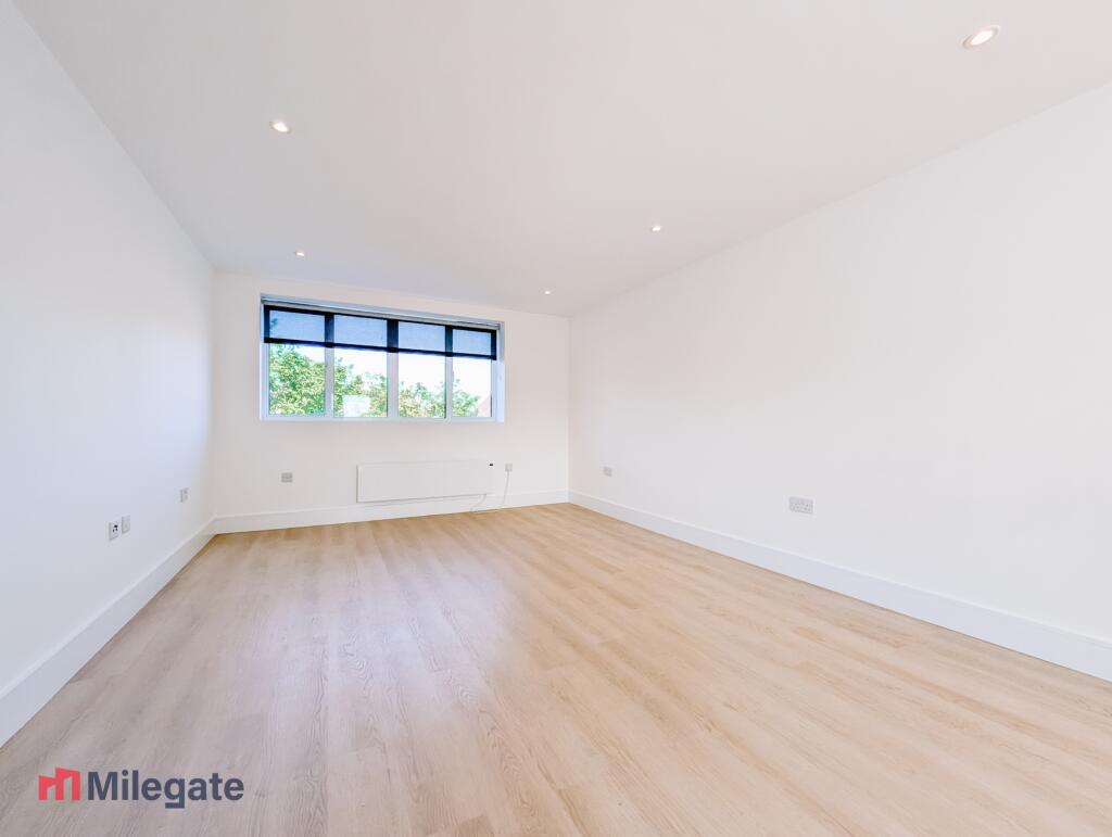 1 bed 1st Floor Flat for rent in Ashford. From Pointview Estates