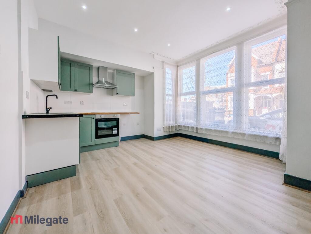 1 bed 1st Floor Flat for rent in Southend-on-Sea. From Pointview Estates