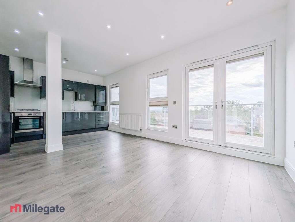 2 bed 1st Floor Flat for rent in Beckenham. From Pointview Estates