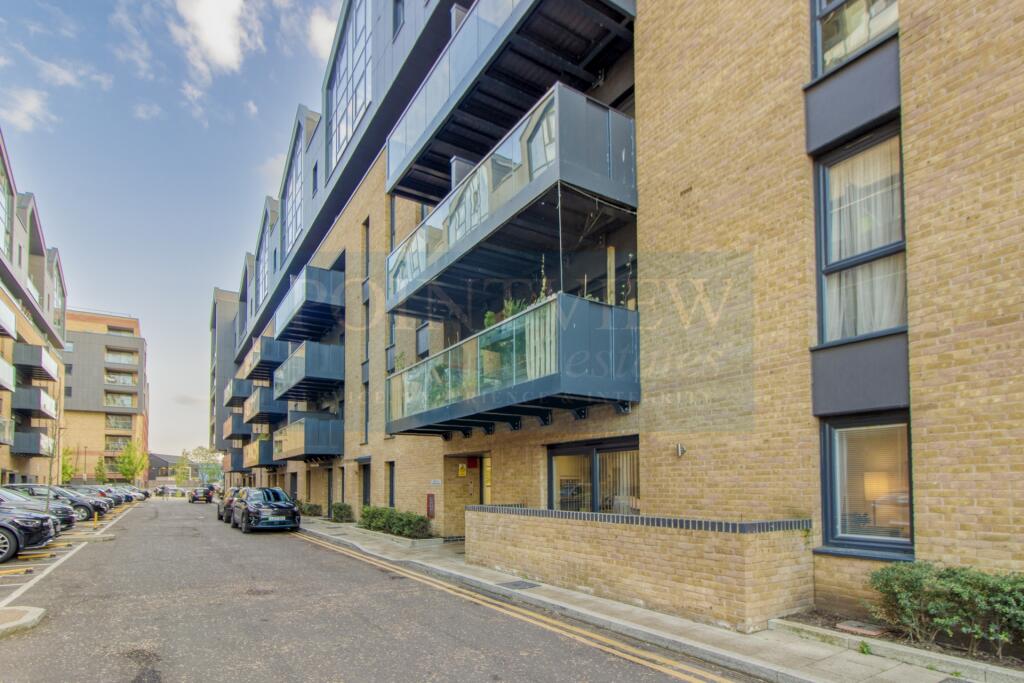 2 bed 1st Floor Flat for rent in Walthamstow. From Pointview Estates