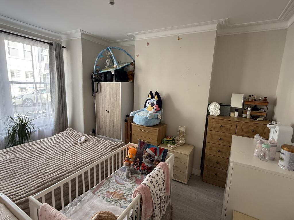 2 bed 1st Floor Flat for rent in Merton. From Pointview Estates 2 bed 1st Floor Flat for rent in Merton. From Pointview Estates