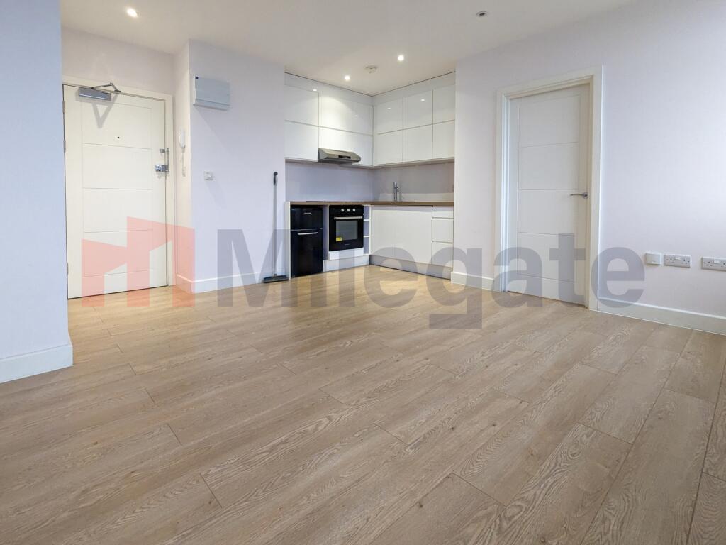 1 bed 1st Floor Flat for rent in Aylesbury. From Pointview Estates