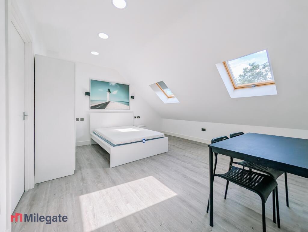 4 bed Studio for rent in South Mimms. From Pointview Estates 4 bed Studio for rent in South Mimms. From Pointview Estates