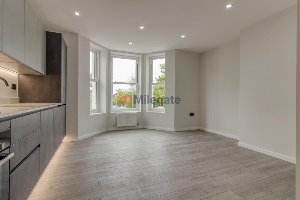 1 bed 1st Floor Flat for rent in Sevenoaks. From Pointview Estates