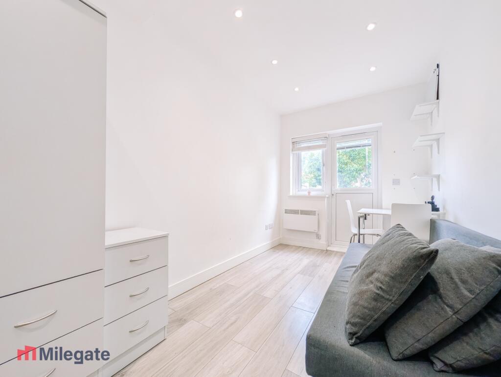 4 bed Studio for rent in Egham. From Pointview Estates