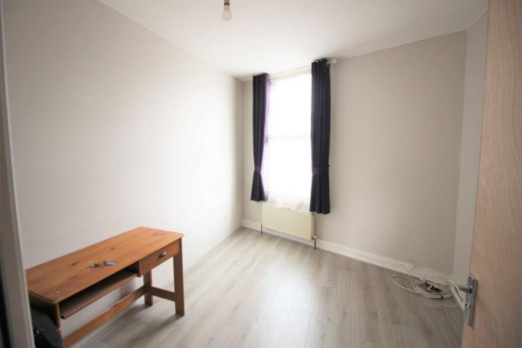 1 bed 1st Floor Flat for rent in Woolwich. From Pointview Estates