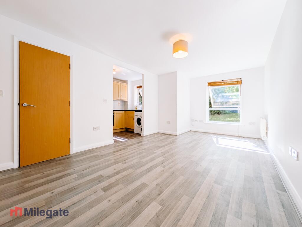 1 bed 1st Floor Flat for rent in Croydon. From Pointview Estates