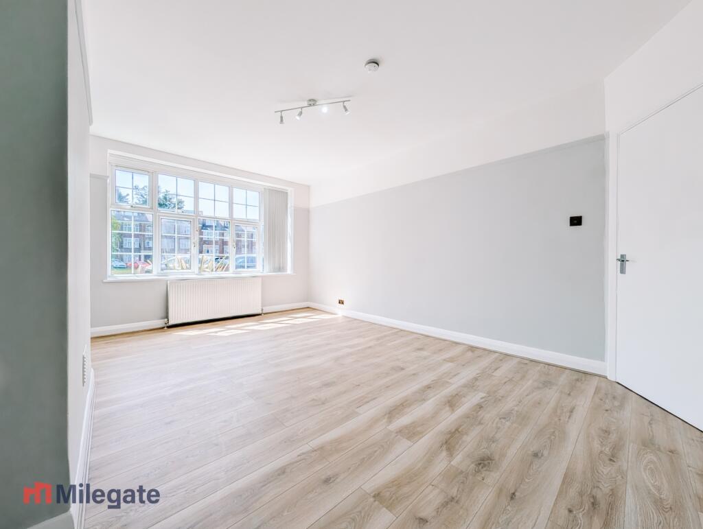 2 bed 1st Floor Flat for rent in Carshalton. From Pointview Estates