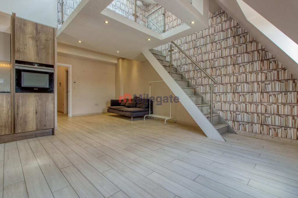 2 bed 1st Floor Flat for rent in London. From Pointview Estates 2 bed 1st Floor Flat for rent in London. From Pointview Estates