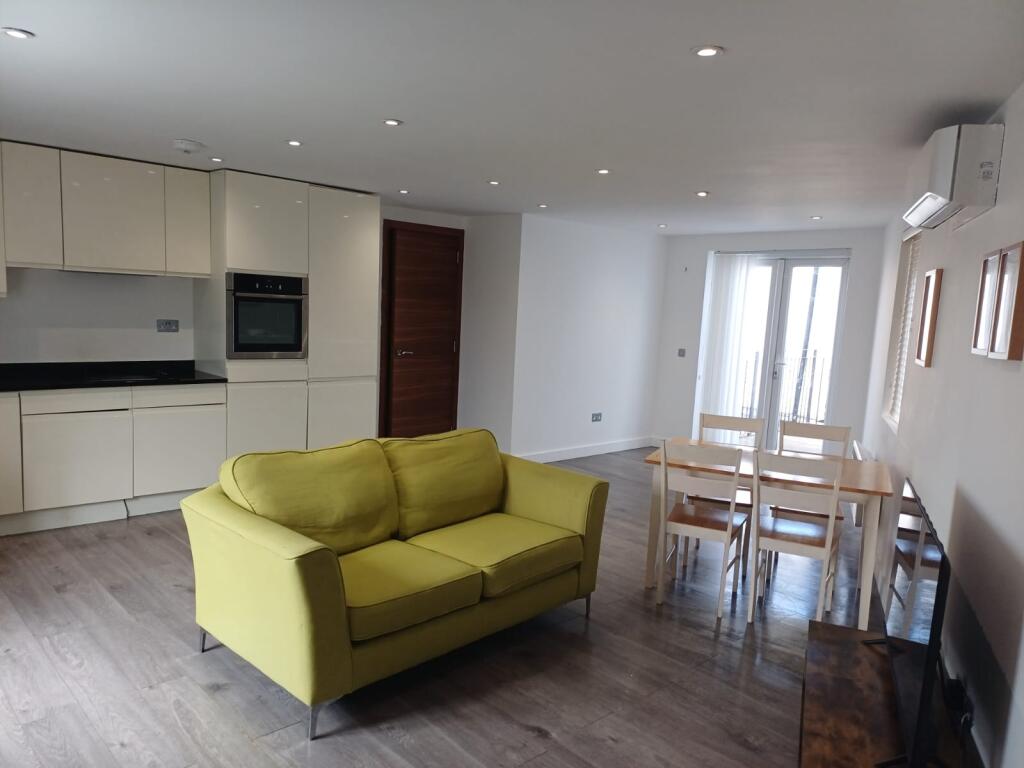 2 bed 1st Floor Flat for rent in Willesden. From Pointview Estates