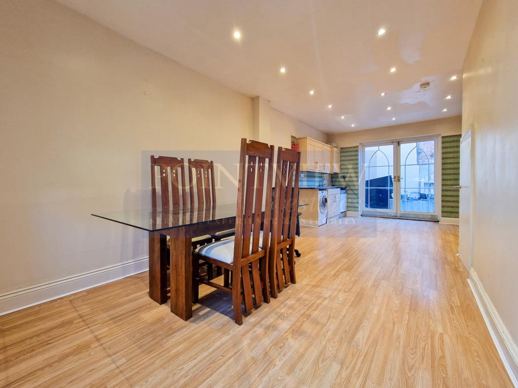 3 bed Detached for rent in London. From Pointview Estates