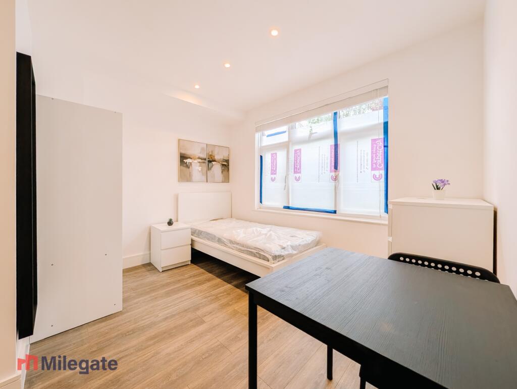 4 bed Studio for rent in Tarpots. From Pointview Estates 4 bed Studio for rent in Tarpots. From Pointview Estates