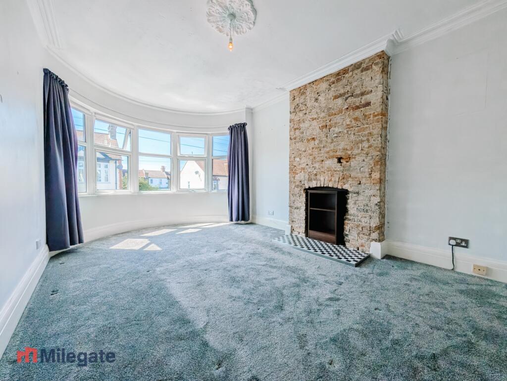 1 bed 1st Floor Flat for rent in Southend-on-Sea. From Pointview Estates 1 bed 1st Floor Flat for rent in Southend-on-Sea. From Pointview Estates