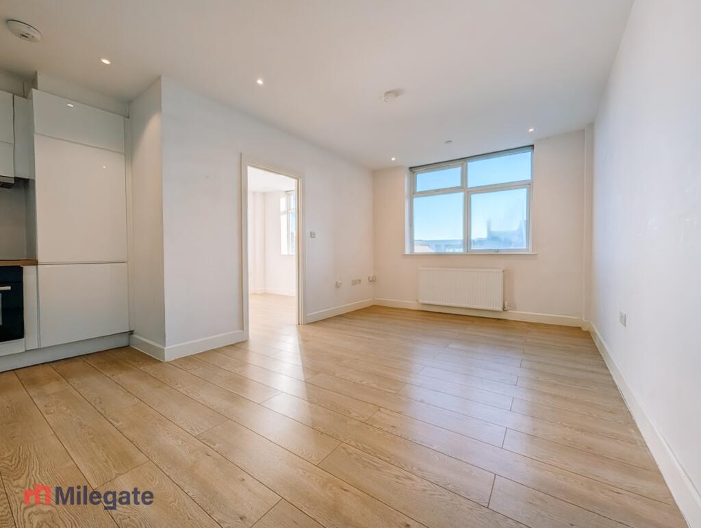 1 bed 1st Floor Flat for rent in Aylesbury. From Pointview Estates