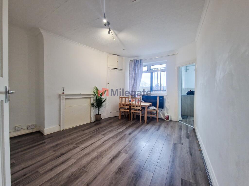 2 bed 1st Floor Flat for rent in Beckenham. From Pointview Estates