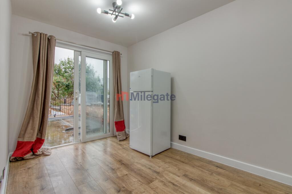 4 bed Studio for rent in Deptford. From Pointview Estates