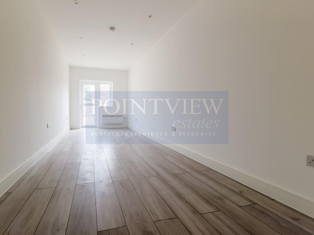 4 bed Studio for rent in Southend-on-Sea. From Pointview Estates