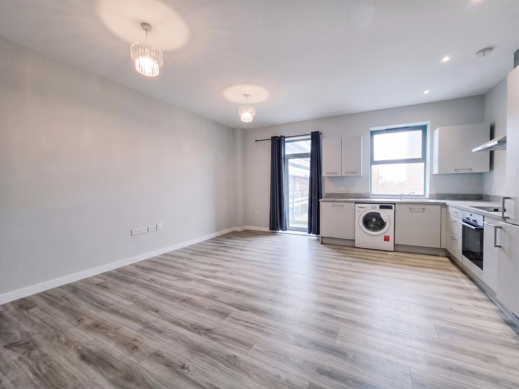 2 bed 1st Floor Flat for rent in Southend-on-Sea. From Pointview Estates