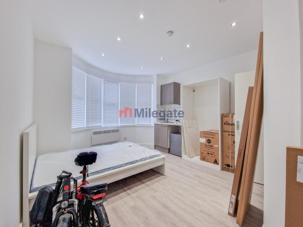 4 bed Studio for rent in Southend-on-Sea. From Pointview Estates