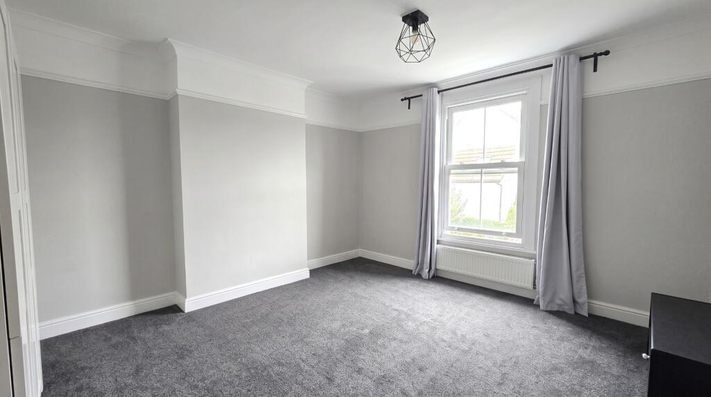 2 bed 1st Floor Flat for rent in London. From Pointview Estates
