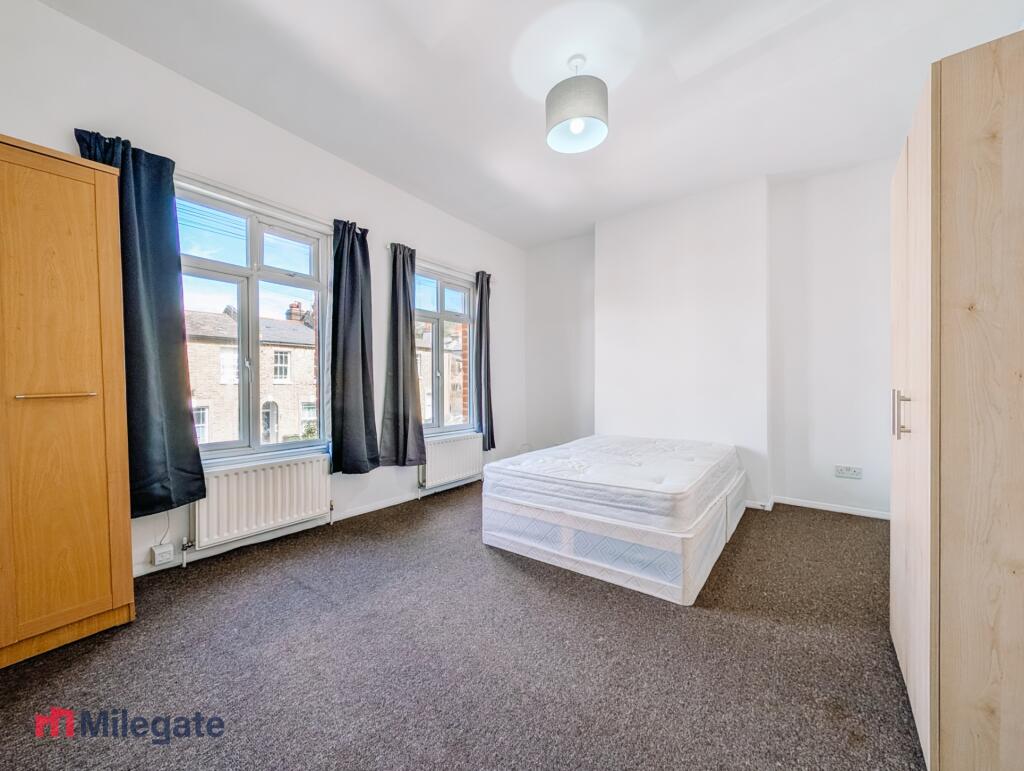 2 bed 1st Floor Flat for rent in London. From Pointview Estates 2 bed 1st Floor Flat for rent in London. From Pointview Estates