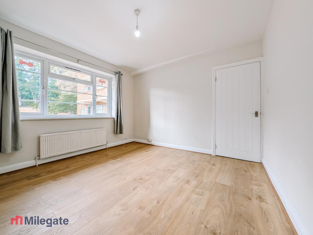 2 bed 1st Floor Flat for rent in London. From Pointview Estates