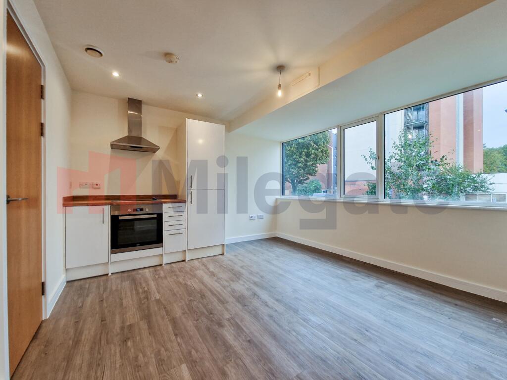 1 bed 1st Floor Flat for rent in Romford. From Pointview Estates