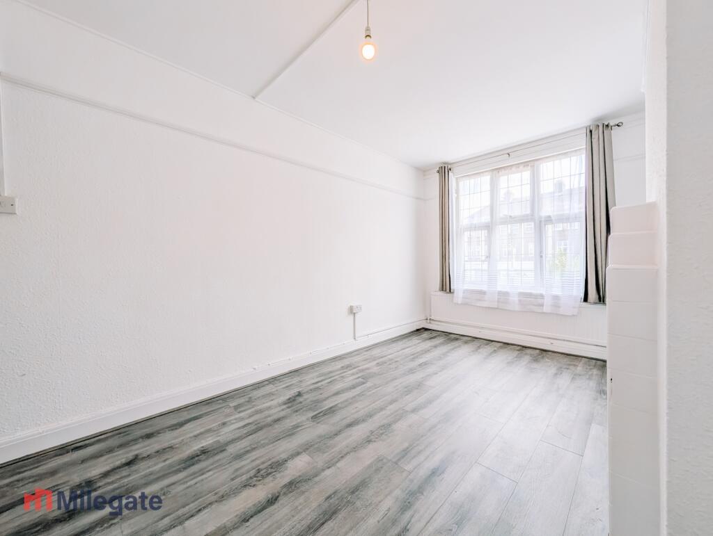 2 bed 1st Floor Flat for rent in London. From Pointview Estates