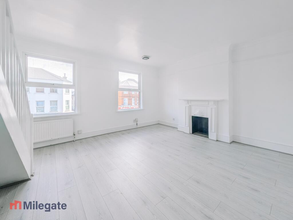 2 bed 1st Floor Flat for rent in Penge. From Pointview Estates 2 bed 1st Floor Flat for rent in Penge. From Pointview Estates
