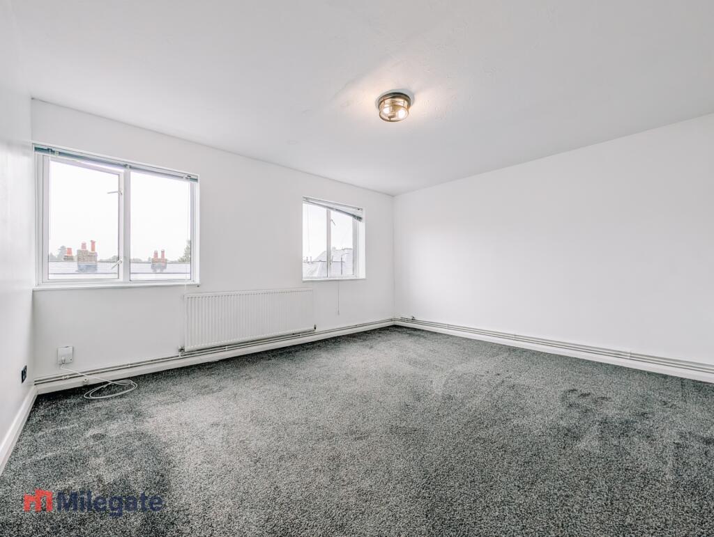 2 bed 1st Floor Flat for rent in St Albans. From Pointview Estates