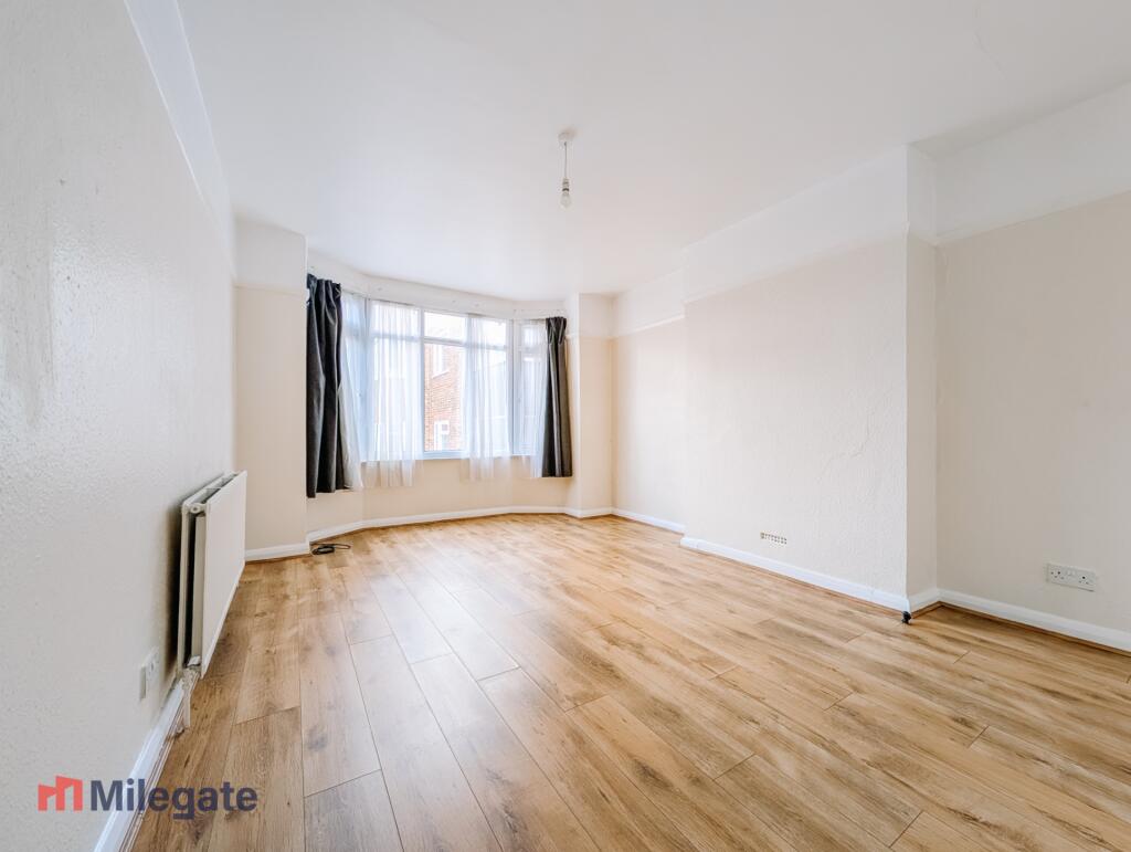 2 bed 1st Floor Flat for rent in London. From Pointview Estates 2 bed 1st Floor Flat for rent in London. From Pointview Estates