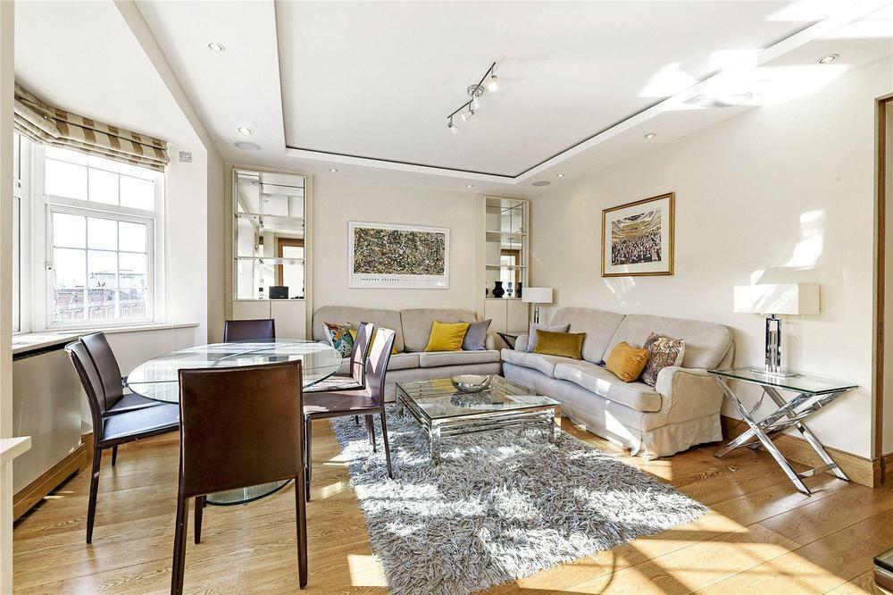3 bed Flat for rent in Chelsea. From Pomp Properties