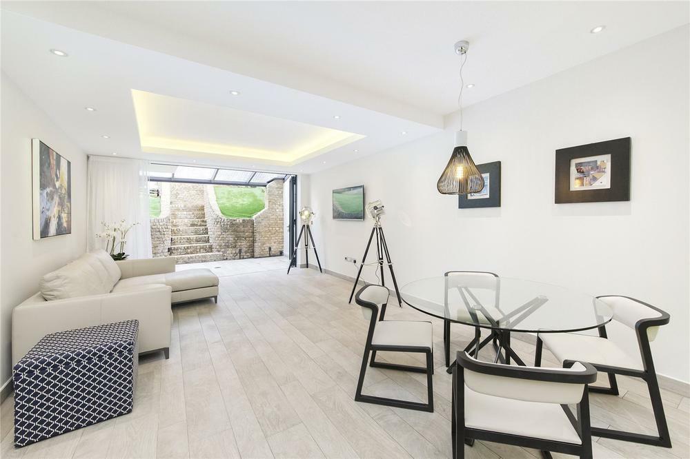 2 bed Flat for rent in Kensington. From Pomp Properties