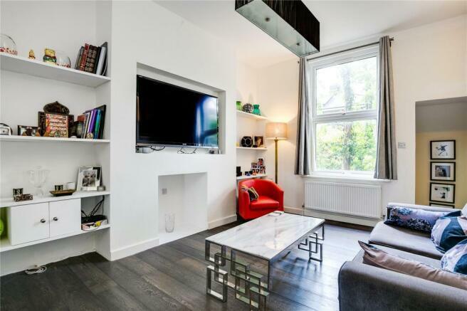 2 bed Apartment for rent in Kensington. From Pomp Properties