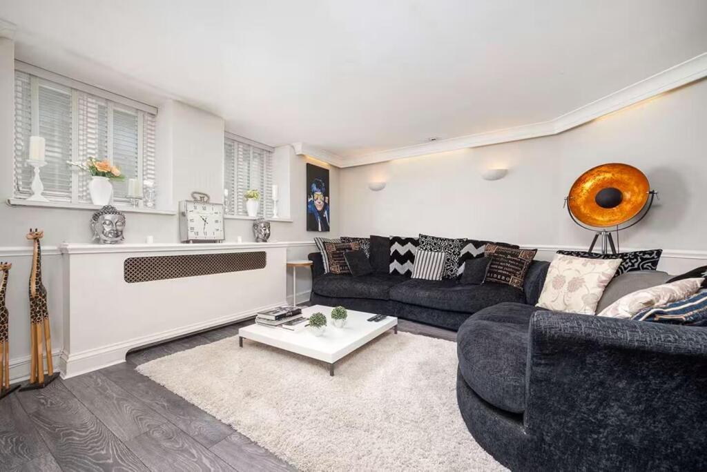2 bed 1st Floor Flat for rent in Chelsea. From Pomp Properties - London