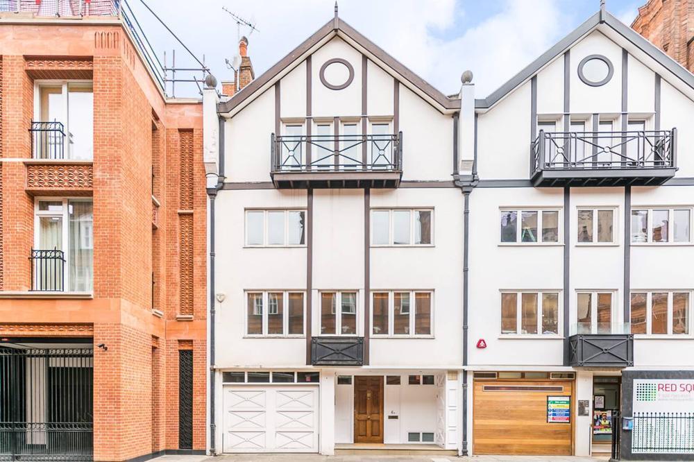 5 bed Mid Terraced House for rent in Chelsea. From Pomp Properties - London